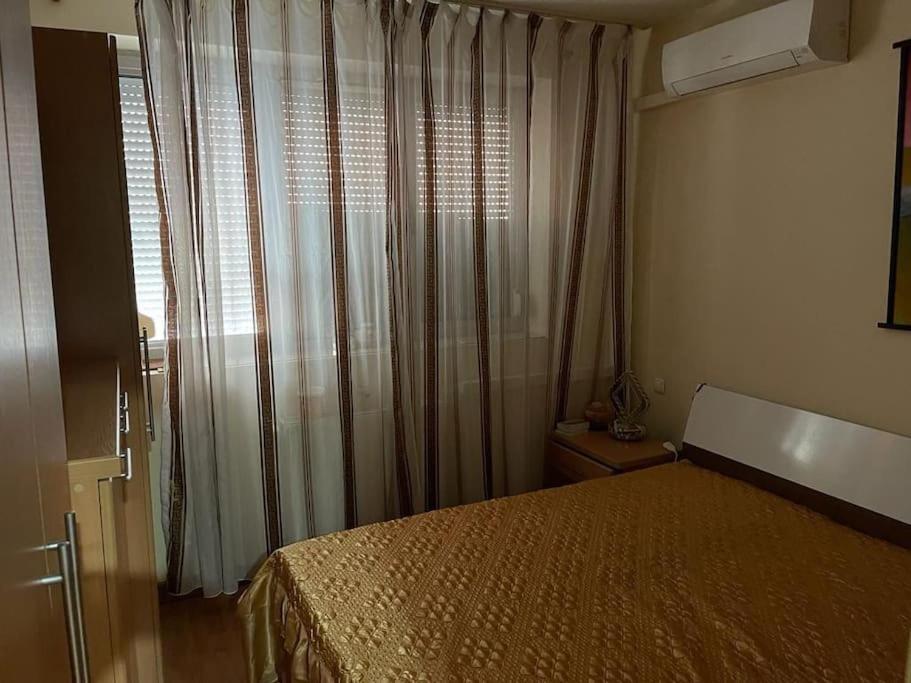 Apartament Cu Un Dormitor / One Bedroom Apartment Satu Mare Esterno foto